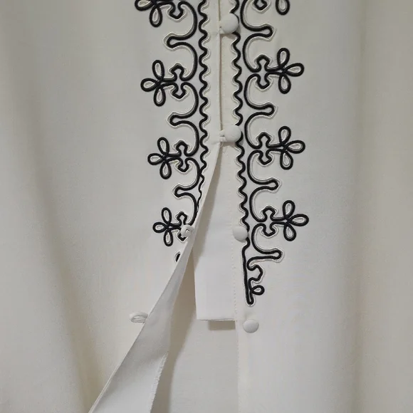 Vintage Yves St. Clair Ivory Top with Black Detailing - Picture 5 of 5